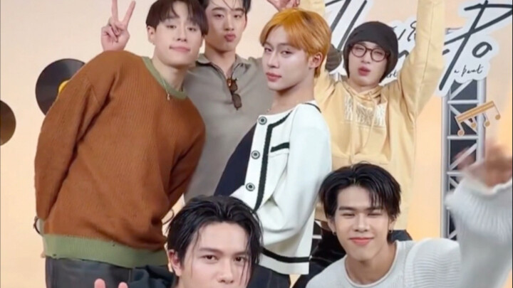 整个团都在照顾鲨鱼的舞蹈接力