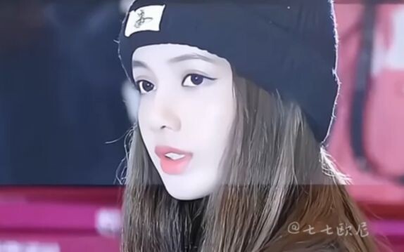 爱豆们面对闪光灯也有参差 Jessi笑死我了