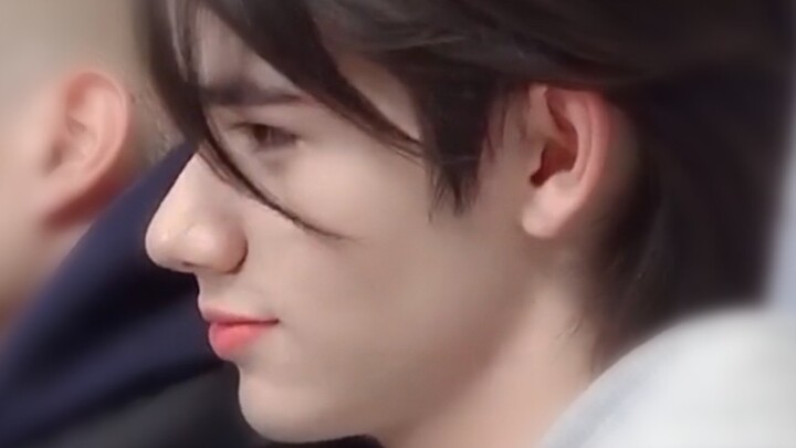 【Qing Lian】The little cutie with long hair