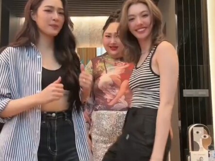 苏西摇的好搞笑哈哈哈哈哈哈