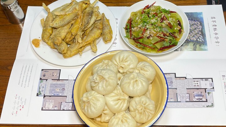 في السماء كنوز: الشمس والقمر والنجوم؛ في الأرض كنوز: العمة العزيزة.