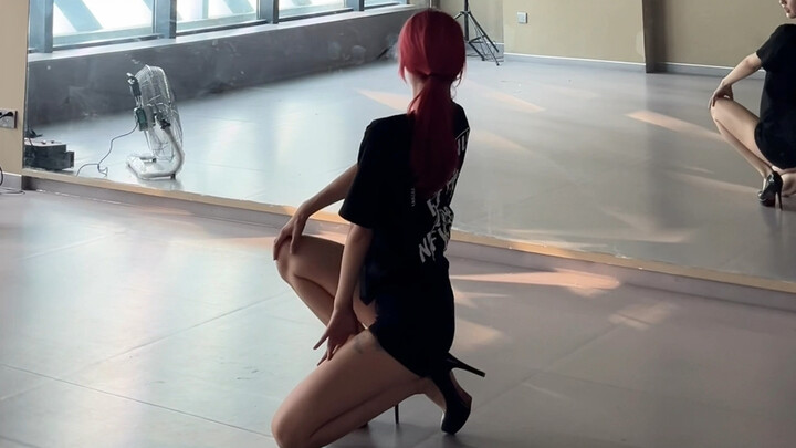 AOA ซ้อมร่างกระโปรง อิอิ
