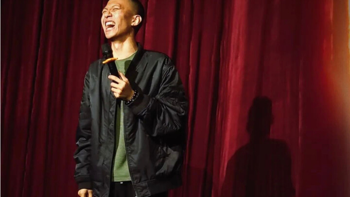 Fu Hang Stand-Up Comedy: The Audience in the Corner