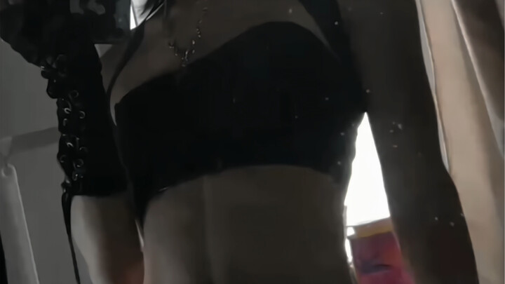 The Straight Guy’s Stunning Waist