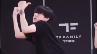 [Zhang Zeyu] He seems to have put more effort into dancing than we thought