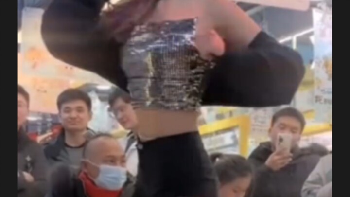 Look, even the old man’s getting shy!