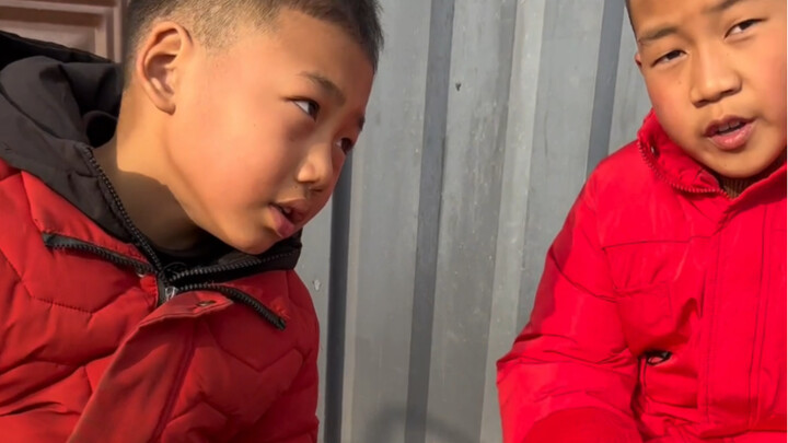 Di hari pertama Tahun Baru, Penjaga Desa sudah siap berbuat baik!