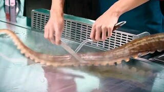 你叔叔好幽默哦，居然当着这么多人的面变魔术