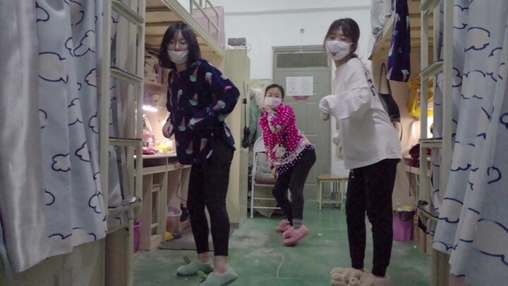 [Zhongdan Girls Group] AOA-Catwalk Light and Cute❤Click to see the contemporary female college stude