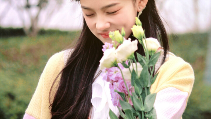 Valentine sudah tiba! Mantan cinta pertamamu kini online—cek pesanmu!