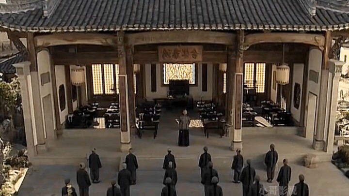 أظهر الأستاذ مهارته المميزة مرة واحدة فقط، لكن الصبي الصغير تعلّمها ببراعة مذهلة.