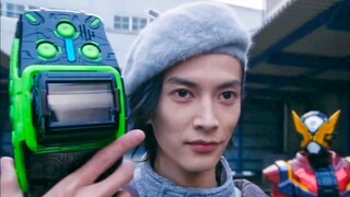 Inventarisasi perlengkapan dengan efek suara standby yang bagus di Kamen Rider