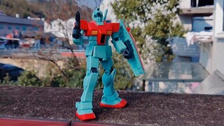 [Gunpla] Betapa menyedihkannya HG Jim? Menggunakan "tusuk gigi" sebagai lightsaber!