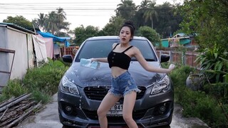 ลองเป็นพริตตี้ล้างรถหน้าบ้าน