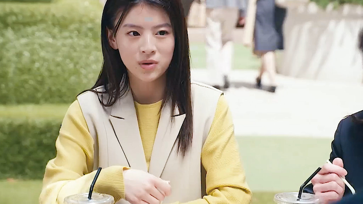 Bahasa Mandarin Erika Deguchi itu bagus banget! Orang yang nggak tahu pasti mengira dia orang Tiongk