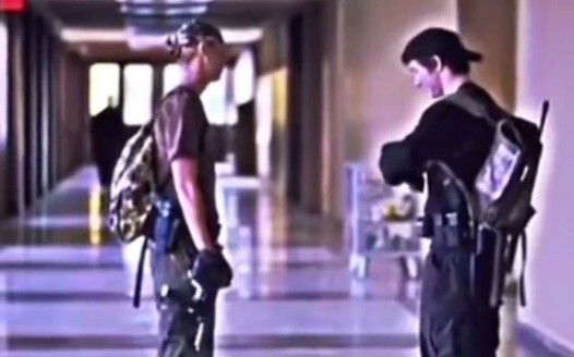 พวกคุณควรรีบวิ่ง รีบวิ่งหนีให้เร็วกว่ากระสุนของฉัน