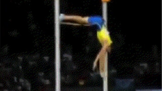 Nhảy sào dưới góc quay chậm khiến người ta phải thán phục