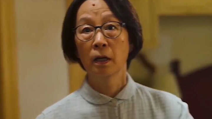 "Movie Mom" What is it like to have a very naughty old mother at home?