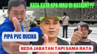 KESERUAN KARYAWAN GUDANG PIPA PVC KETIKA GOTONG ROYONG MEMBERESKAN GUNUNG PIPA PVC,