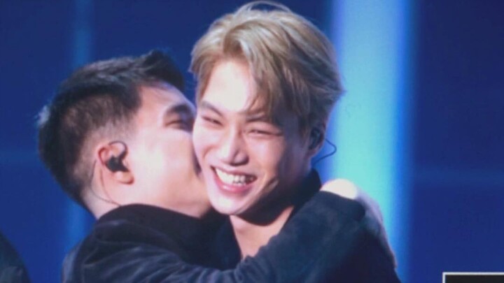 الحلوّة واضحة جدًا هذه الأيام، إذا كنتم معًا فلماذا تحتاجون لصديقتي؟