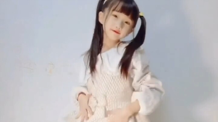 مجموعة مقاطع الفيديو الرائعة لشياو شين لعام 2023