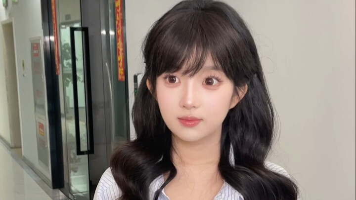 My bestie asked me how I make money—I said, “Check out the VCR!”