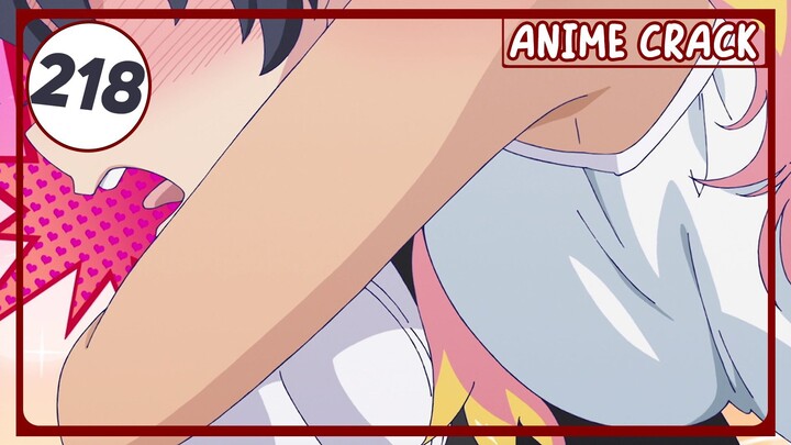 Aku merasakan gunung wanita ini dipunggung ku