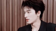 Ăn đường mới nhanh nhé! Đây là lần đầu tiên tôi thấy một cuộc phỏng vấn bùng nổ như vậy! Bạn sắp dín