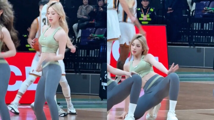 The Liaoning men’s basketball team’s cheer squad is just so awesome!