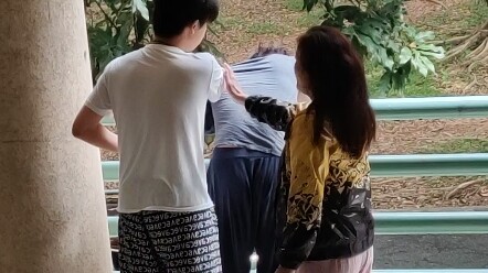【Universitas Teknologi Guangdong】Kakak laki-laki pemarah menyelinap mengambil pesanan makanan dengan