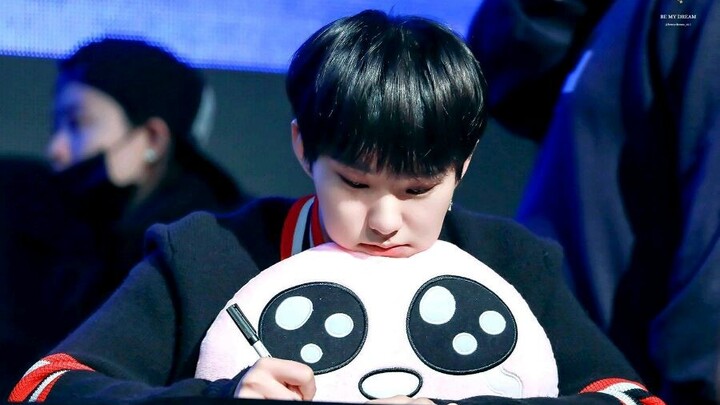【Live 1 Juta Penonton】Anak ini beneran kakak dari Line-nya ya？？？？？（Kwon Soon-young hoshi）