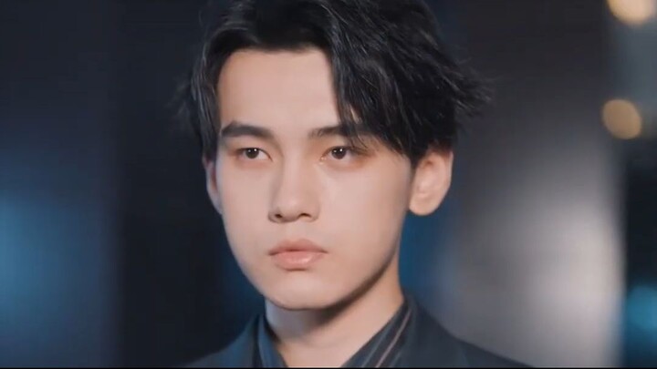 ทายาทที่ถูกทิ้ง ฉินเฟย