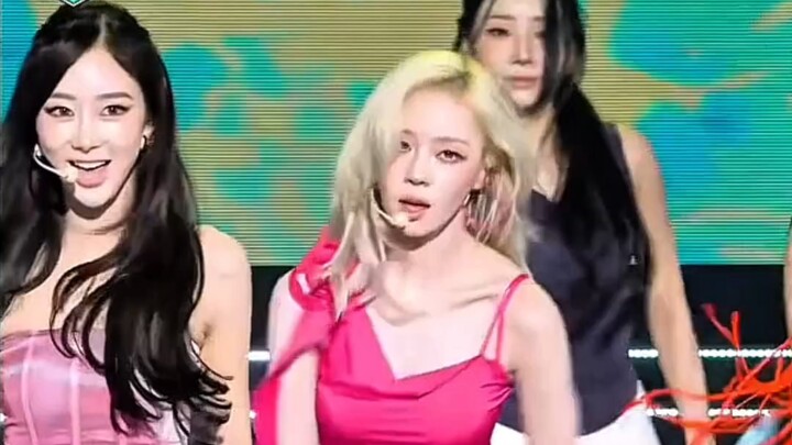 “Kereta Api Ekstrim dalam Menikmati Tarian Kpop”.