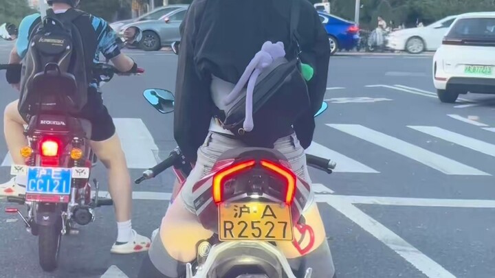 腿也被烫红了#女骑