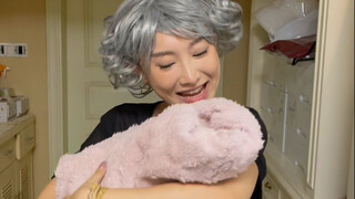 หลานสาวคนโตนี่เหมือนยาแก้ปวดของคุณยายเราเลย