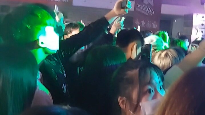 Classmate, in this vast sea of people, you really are the most special.