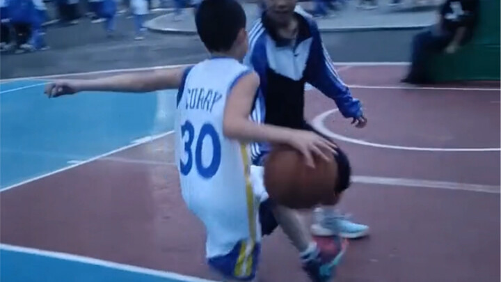 兄弟们再不努力就连小孩都打不过了[看]