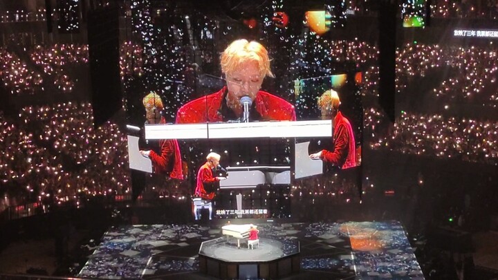 Zhang Yixing's "The Longest Movie" LIVE at the Nanjing Grand Voyage Concert