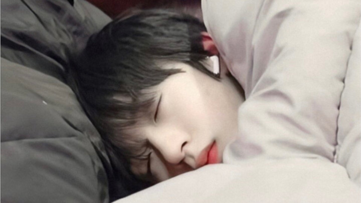 【Hạ Tuấn Lâm】Tổng hợp ảnh ngủ | Suỵt, nhỏ giọng thôi nhé, thỏ con đang ngủ rồi | Món ngon của mẹ fan