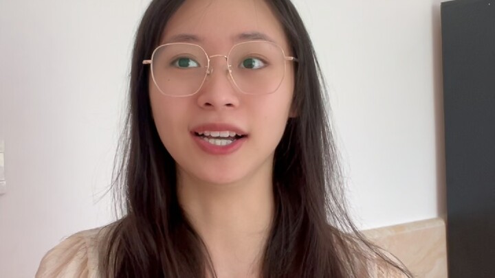 عندما لا يعلم زميلك في الغرفة أنك تفهم اللهجة المحلية