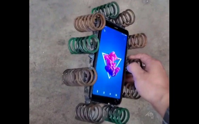 A classic invention! A drop-proof phone case!