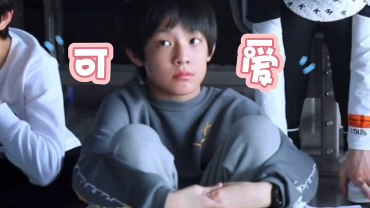 【Zhang Zeyu】Siapa yang bisa menolak anak anjing manis manggil kamu ‘kakak’?