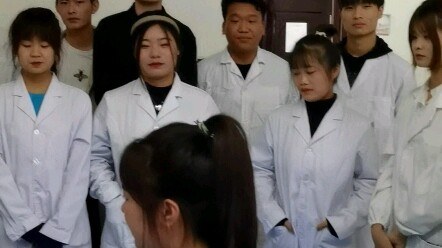 Anak-anak laki-laki ini bikin orang nggak tahu mau nangis atau ketawa.