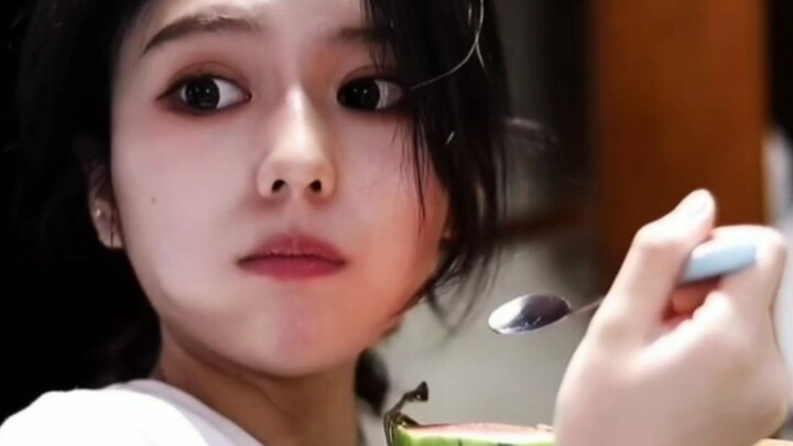 Cái nụ cười ấy của anh làm tôi đã nghĩ sẵn luôn con sẽ mang họ ai!