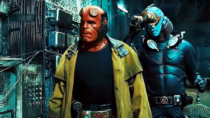 Menonton film fantasi "Hellboy 2" sekaligus