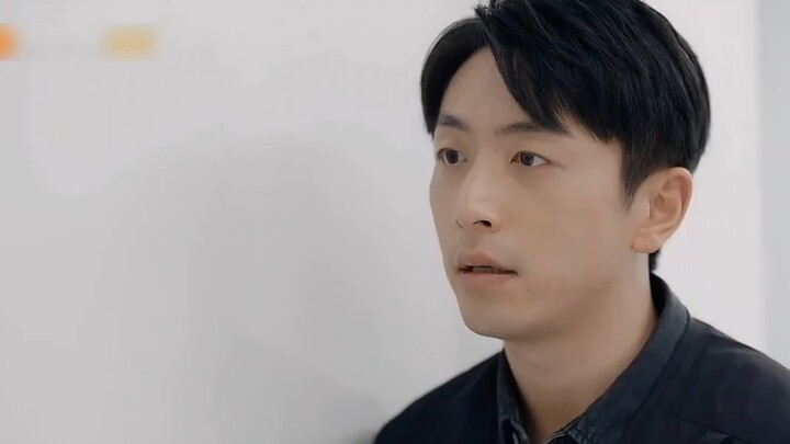 ผู้กำกับที่ดูจริงจังในที่ทำงาน แต่กลับน่ารักและเชื่องมากเมื่ออยู่ต่อหน้าภรรยา