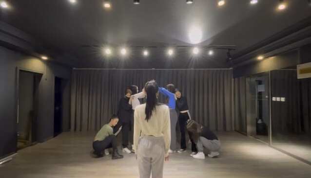 This is the practice room version, I danced well. It’s really not easy to dance on the plateau. Girl