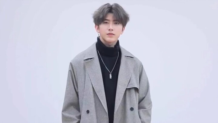 What would Tie Shan Kao look like if Kun Kun were left-handed? A left-handed version of "Chicken You