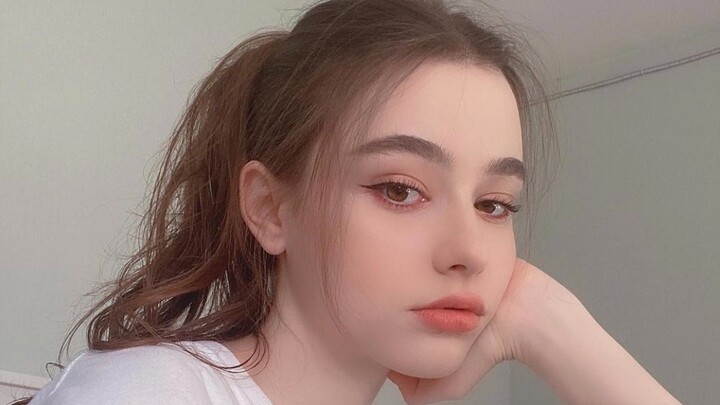 Model muda Rusia menantang ganti baju dalam 1 detik 【Dasha Taran】