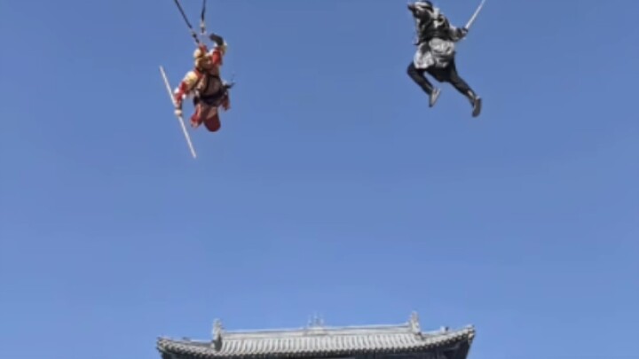 الحياة باتت أفضل الآن، حتى المسلسلات التلفزيونية بات بإمكانك مشاهدتها مباشرةً!